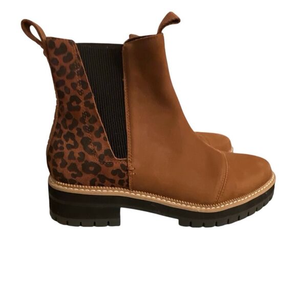 TOMS Women’s Dakota Water Resistant Leather Chelsea Boots W/Leopard Print Accent - Picture 1 of 12